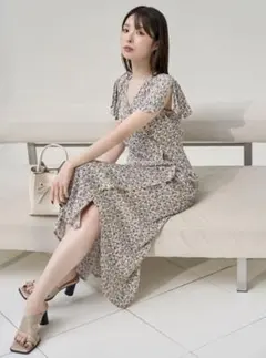 【美品】カシュクールプリントワンピース ベージュ サイズ1 フレイアイディー