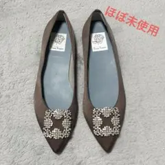 試し履きのみ‼️エマフランシス ビジューパンプス　 ポインテッドトゥ