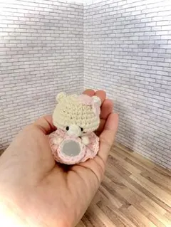 【おめかしシリーズ】ウキウキくまちゃん　ピンク　編みぐるみ　キーホルダー