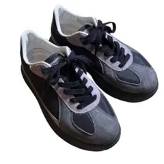 オニツカタイガー　23.5cm デレシティ　厚底スニーカー