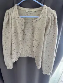 アイボリー ニットカーディガン パフスリーブ