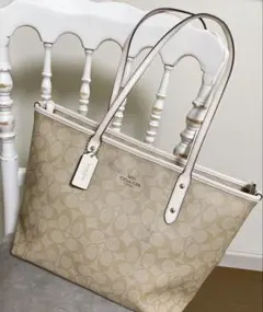 COACH ベージュ トートバッグ　大人気