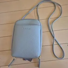 ファスナー付きショルダーバッグ