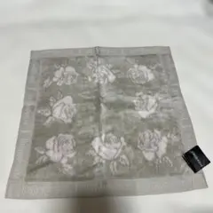 新品Yves Saint Laurentイヴサンローラン　タオルハンカチ グレーのサムネイル