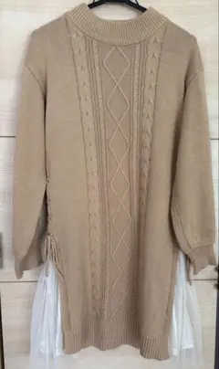 axes femme ベージュ ケーブル編み ロングセーター