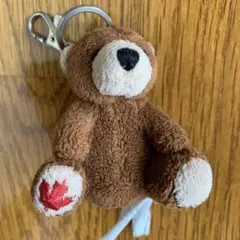 カナダ。クマ型ぬいぐるみキーホルダー。