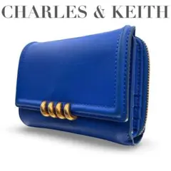 【良品】チャールズ&キース　三つ折り財布　ウォレット　レザー　ブルー　ロゴ金具