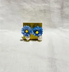 ハンドメイド 小花とコットンパールのピアス