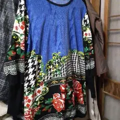 青い花柄長袖チュニック