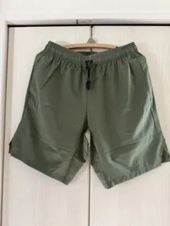 【新品未使用】new balance オリーブグリーン ショートパンツ