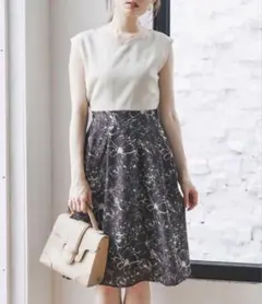 【美品】tocco closet ハートネックドッキングワンピースのサムネイル