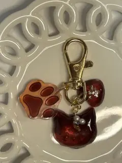 猫と肉球のチャーム HAPPY