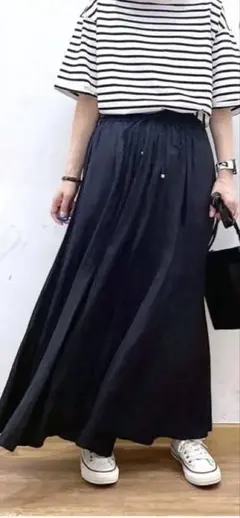 サラサラサテンフレアワイドパンツ