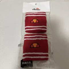 新品 ellesse エレッセ 赤 リストバンド　2つのサムネイル