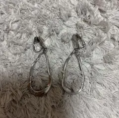 シルバー滴型フープイヤリング