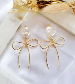 パール×ワイヤーリボンピアス　ハンドメイドピアス