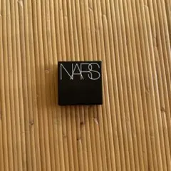 【美品】NARS ライトリフレクティングセッティングパウダー プレストNミニ