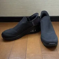 【未使用級】スケッチャーズ スリップインズ UNO WEDGE スニーカー　黒