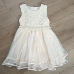 クリーム色の花柄レースドレス　110センチ