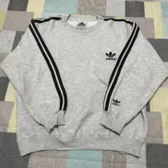 adidasトレーナー