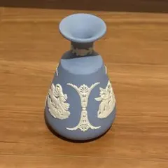 美品】wedgwood ジャスパー 一輪挿し ピンク 希少品 約12.5cm - メルカリ