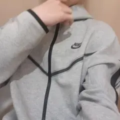 Nike テックグレー ジップアップパーカー M