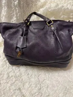 LOUIS VUITTON マヒナ レザーバッグ（パープル系）