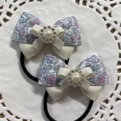 ハンドメイド ヘアゴム 花柄 ホワイトリボン きらきらパーツ a275