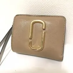 マークジェイコブス二つ折り財布　スナップショット ダブルJロゴ