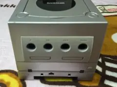 ゲームキューブ 本体 シルバー ＆ ゲームボーイプレイヤー　(起動ディスク無し)