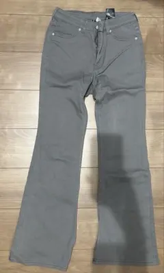 グレー フレアデニム