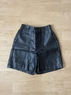 レザー　ハーフパンツ　膝上丈