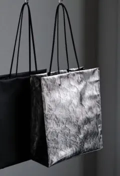 nouer メタリックトートバッグ 完売品 - メルカリ