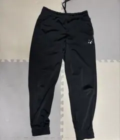 PUMA ブラックジャージパンツ