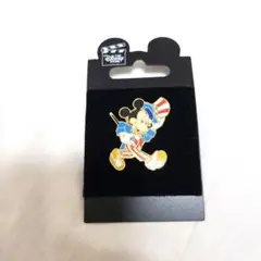ディズニーストア　ピンバッジ　ミッキーマウス