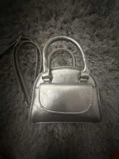 シルバーショルダーバック