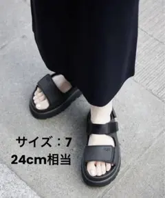 UGG 厚底 スポーツサンダル ブラック　7サイズのサムネイル