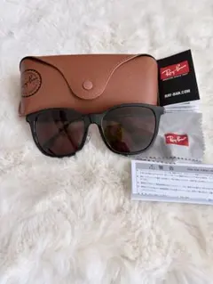 新品レイバン サングラス ユニセックスのサムネイル