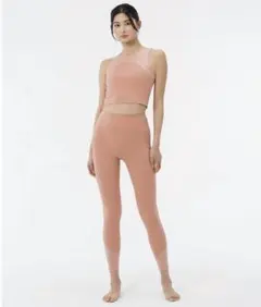 sukala スカーラ 即完売上下セット ベリー色 - メルカリ