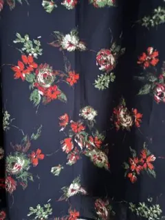 【美品】GU◆黒地花柄◆キャミワンピース◆M◆