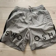 Nike SWOOSH ロゴ ショートパンツ Mサイズ グレー
