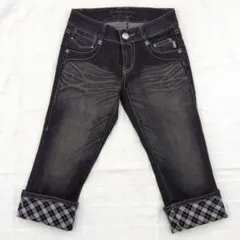 36　BURBERRY BLUE LABEL　裾チェックありのブラックデニムのサムネイル