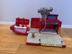 トミカ ぴゅぴゅっと消火！おしごと変形消防署