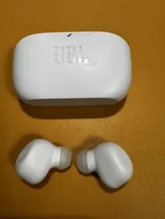 JBL Wave Buds ワイヤレスイヤホン ホワイト 充電ケース付き