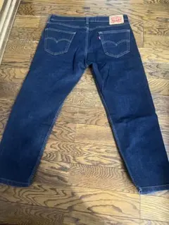 Levi's 濃紺 ストレートデニム