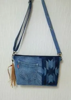 Item thumbnail for item bab8e8fa-1abc-4e1b-9a47-b0a4bd0a2f19