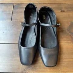 ZARA ブラックレザー スクエアトゥ フラットシューズ