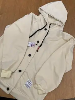 クリーム色フード付きパーカー XLサイズ