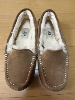 UGG アグ　モカシン　23㎝