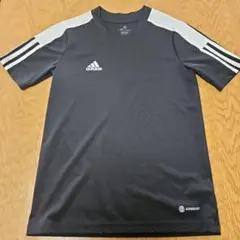 adidas 黒シャツ150